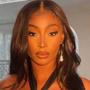 Meet your Posher, Myori